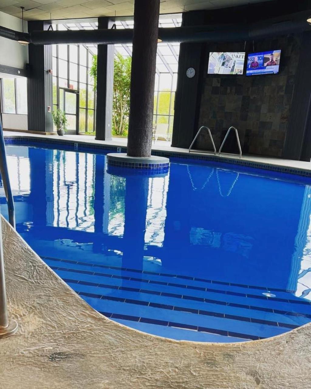 Newly Remodeled Mid-Century Modern Lake Condo Лейк-Женева Екстер'єр фото